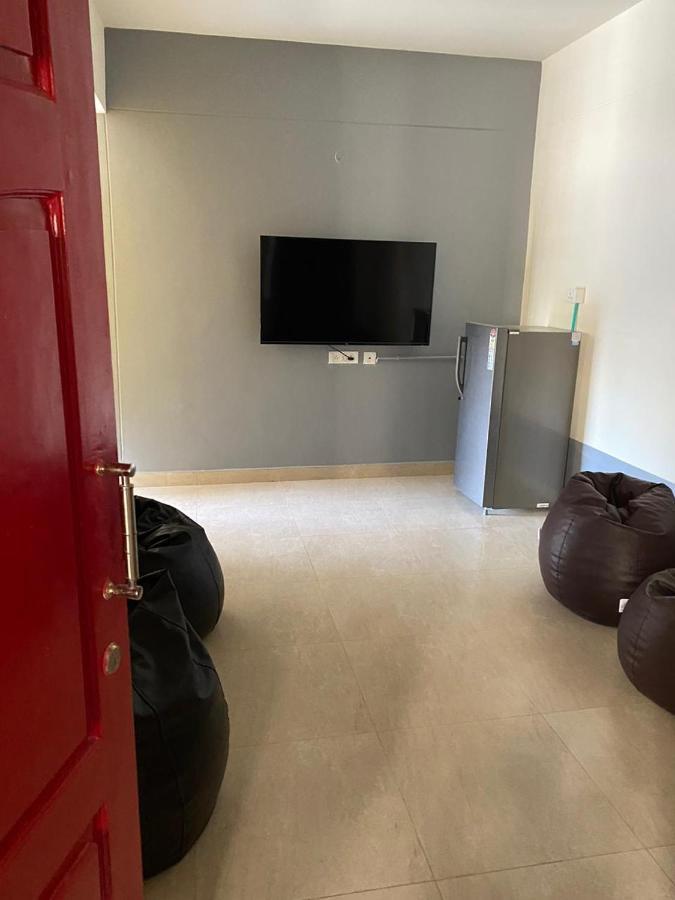 Rove By Boston Living Hostel Hyderabad Ngoại thất bức ảnh