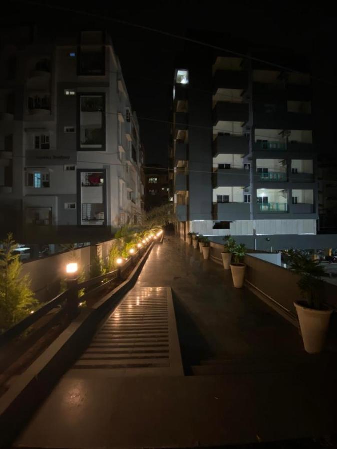 Rove By Boston Living Hostel Hyderabad Ngoại thất bức ảnh
